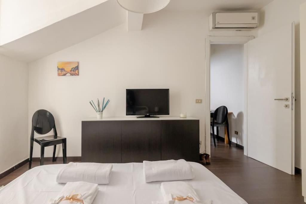 Sky-View Flat In Milan Apartman Kültér fotó